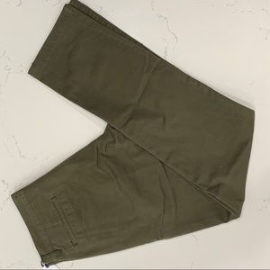 Taylor Stitch The Democratic Chino- Olive